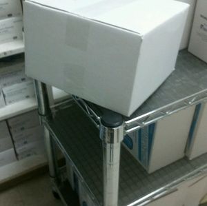 Meet your Posher, Monique